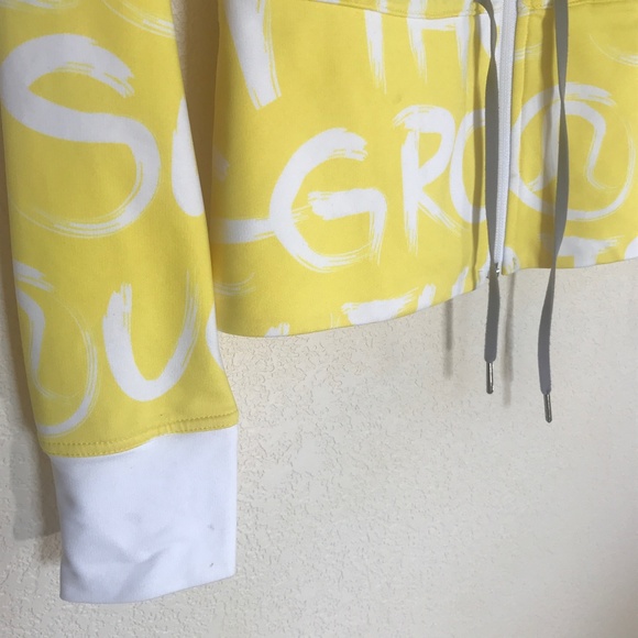 Lululemon Victory Manifest Jacket - Rare -Yellow - Picture 2 of 6